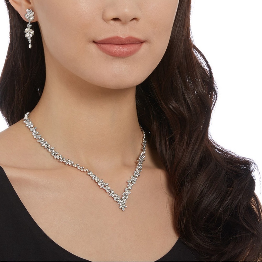 Exclusive edition Swarovski Diapason Necklace and Earring set